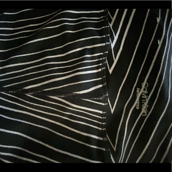 NWT Calvin Klein Performance Cropped  Leggings - Picture 5 of 10